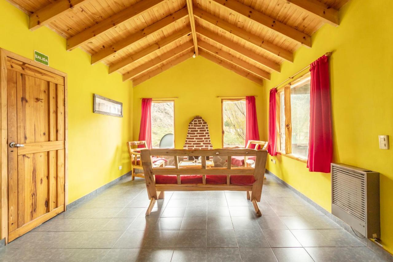 Hostel Luna Country El Chaltén Zewnętrze zdjęcie